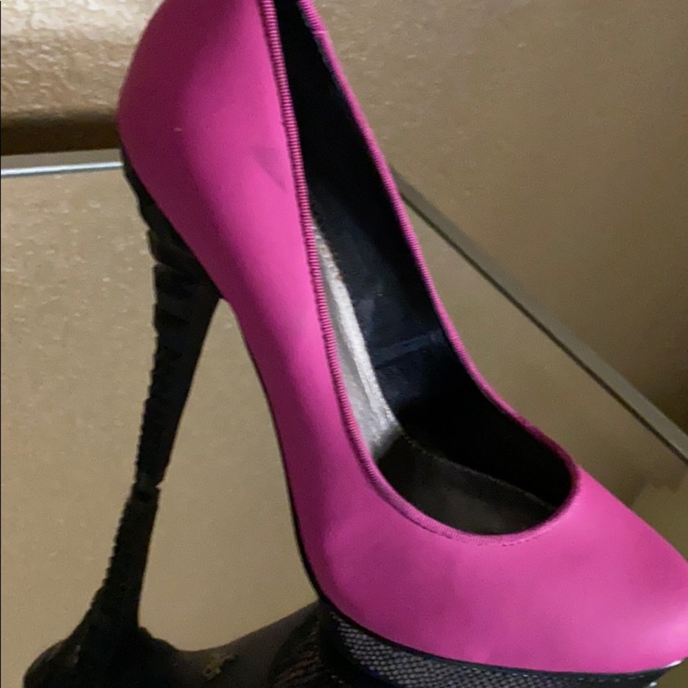 Heels - Picture 6 of 7
